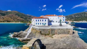 Which of the Cyclades Islands in Greece should you visit?